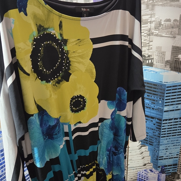 STYLE & CO- Boat-neck, elasticized waist line, extra long top - Picture 2 of 2